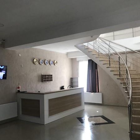 Kmg Hotel Khashuri エクステリア 写真