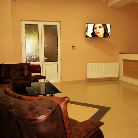 Kmg Hotel Khashuri エクステリア 写真