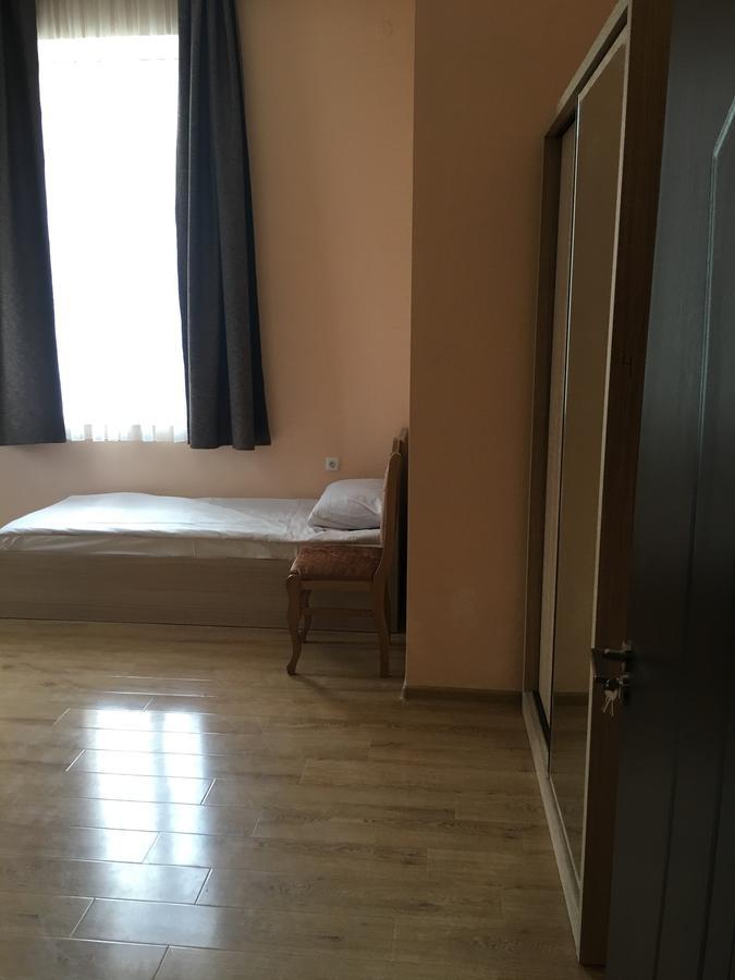 Kmg Hotel Khashuri エクステリア 写真