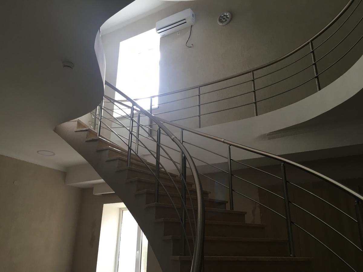 Kmg Hotel Khashuri エクステリア 写真