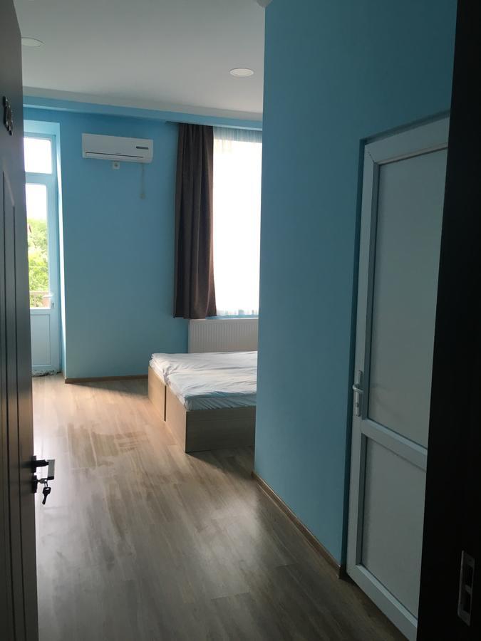 Kmg Hotel Khashuri エクステリア 写真
