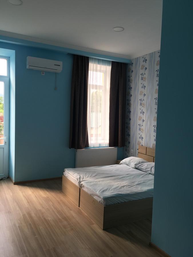 Kmg Hotel Khashuri エクステリア 写真