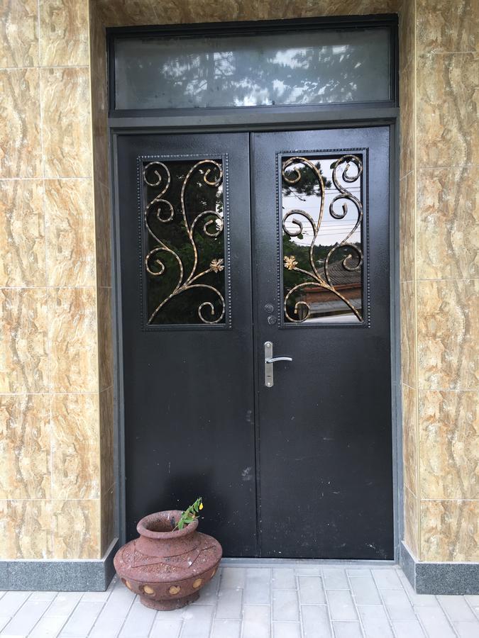 Kmg Hotel Khashuri エクステリア 写真