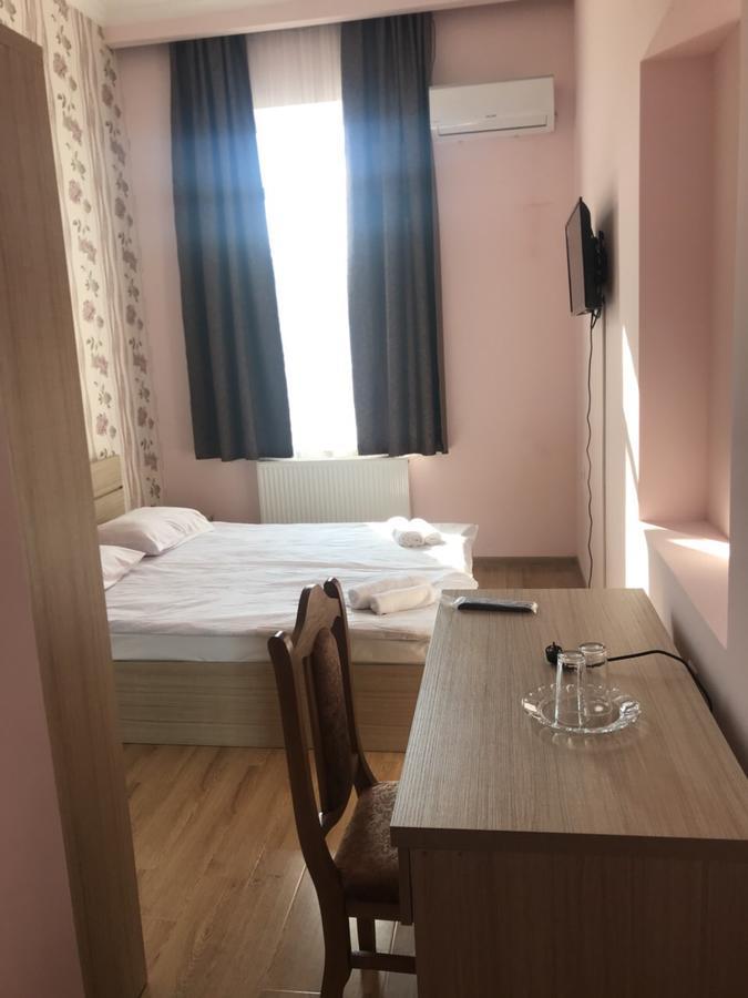 Kmg Hotel Khashuri エクステリア 写真