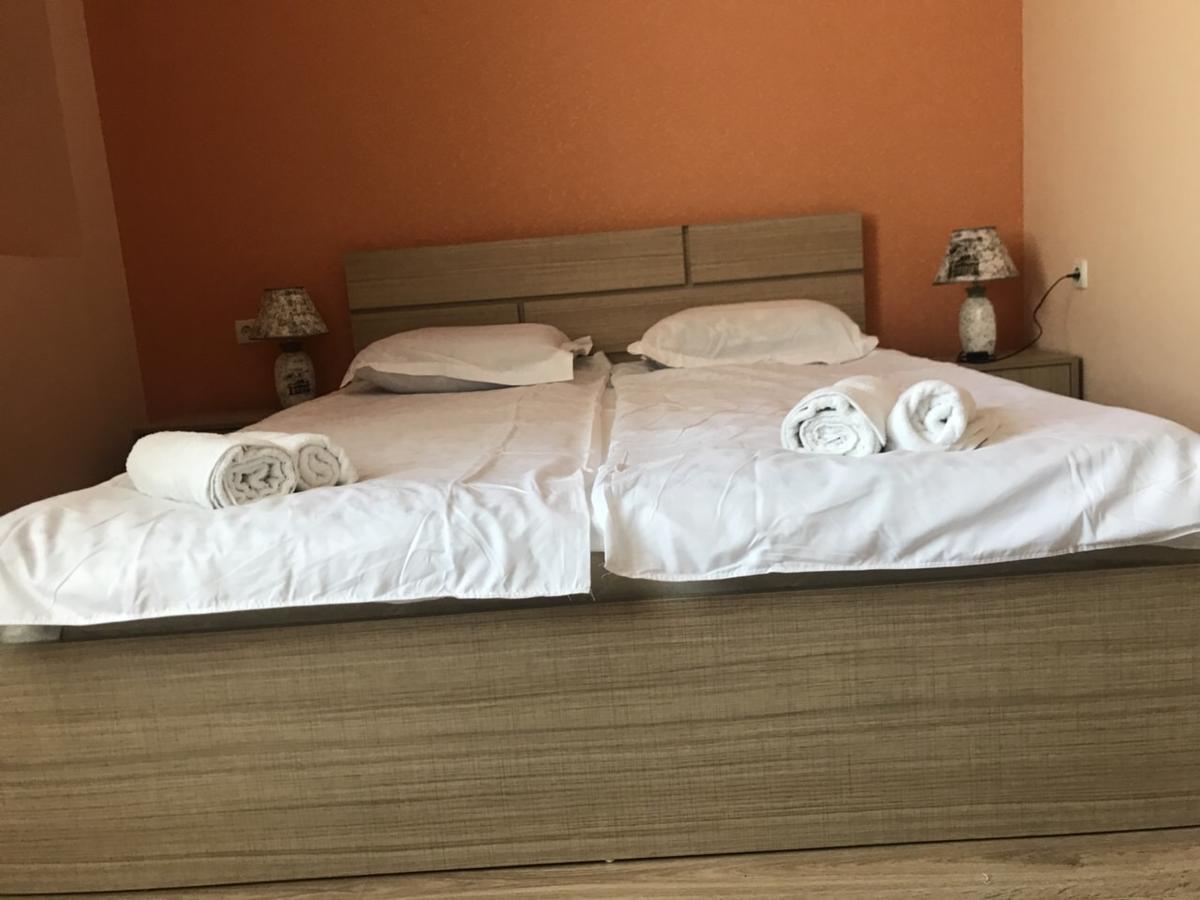 Kmg Hotel Khashuri エクステリア 写真