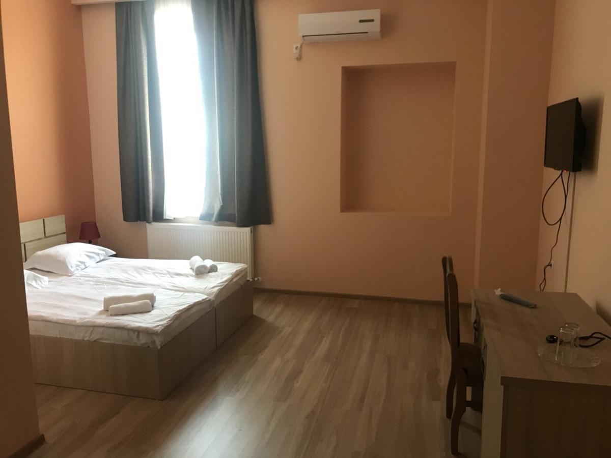 Kmg Hotel Khashuri エクステリア 写真