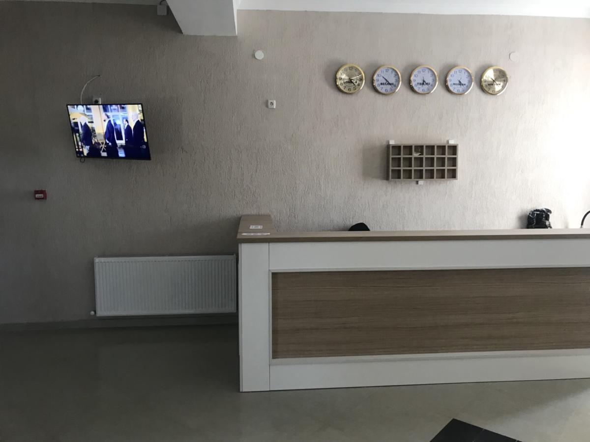 Kmg Hotel Khashuri エクステリア 写真