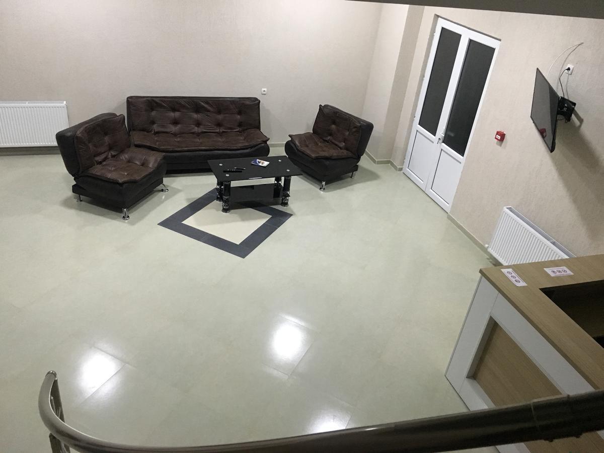 Kmg Hotel Khashuri エクステリア 写真