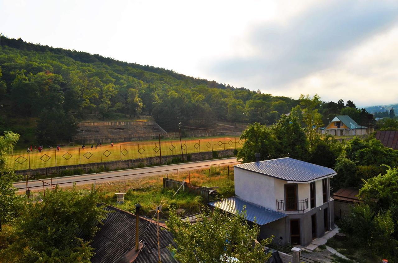 Kmg Hotel Khashuri エクステリア 写真